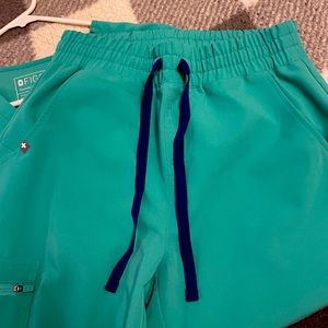 Figs Surgical Green Set